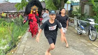 BUTO MERAH NGAMUK !! Pengejek Kalangbut Dikejar Lucu Banget - SINGO KENCONO JOYO live Jiken