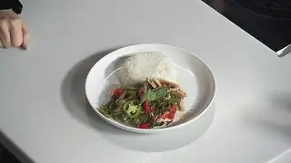 Lunchbreak: Pad Kra Pao with Green Basil Street