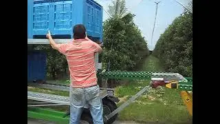 Obstbautechnik -Pfl&uuml;ckassistent Gro&szlig;kisten&uuml;bergabe Hebeb&uuml;hne