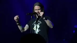 Slash ft. Myles Kennedy and The Conspirators - World on Fire - Live HD (Tropicana Showroom 2022)