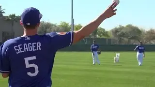 Dodgers first full-squad workout of 2017 Spring Training