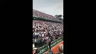 SIMONA HALEP and her FANS sing ROMANIAN ANTHEM at Roland Garros