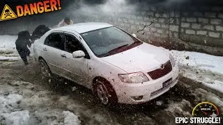 We are in danger ⚠️ | Gari baraf mai phans gye 🥹