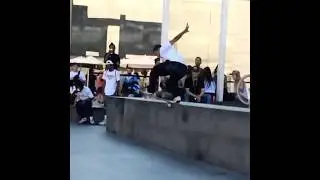 Highest sw back tail in history? Tiago Lemos at #macba #barcelona #skate #skateboarding #macbalife