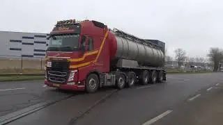 Volvo on the road 176