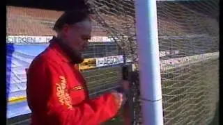 Wedden Dat ~ Rinus Michels verliest weddenschap [1986]