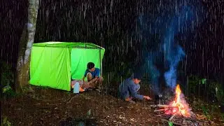 Camping membangun tempat berlindung dihutan, berkemah & tidur nyenyak sampai pagi