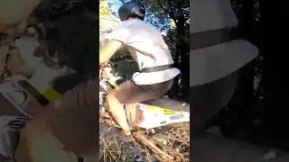 IL PERSONAGGIO PERICOLOSO IN MOTOCROSS NEI VIDEO! #motocross #mx #enduro #moto #funny #divertente