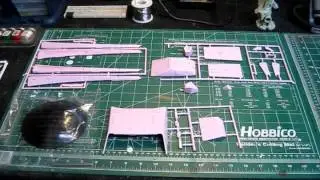 AMT/Round 2 Models Vulcan Shuttle Surak Lighted Model Build - PT 1
