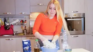 RAGAZZE IN CUCINA