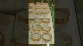 GOLD BRACELETS IN THE EMIRATES/DAMAS STORE