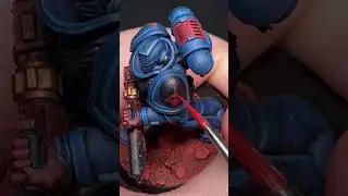 Freehanding my space marine Chapter Symbol on my Crimson fists #warhammer40k #miniature #warhammer