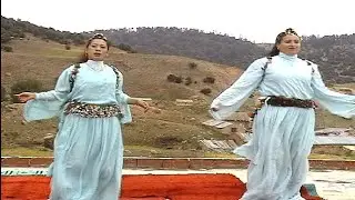 الشاب موسى والشابة مونى (إمانو) moussa et mouna
