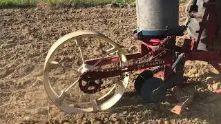 Planting Grain Sorghum ( Milow)