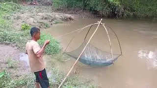 Cara Lama Tapi Hasil Gila! Tangkap Ikan Pakai Jaring Tradisional 😱 😱