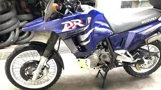 SUZUKI DR800