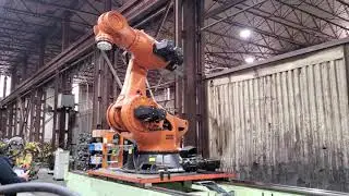 KUKA KR1000 Titan w/KRC4 on Linear Rail