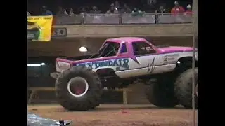 1989 TNT MONSTER TRUCK CHALLENGE! CHICAGO AMPHITHEATER! POWERTRAX!