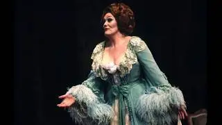 Joan Sutherland singing in Hugarian (Fledermaus Czardas)