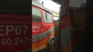 EP07P-2003 z okna R 76109 Kamieńczyk - odjazd z Jaworzyny Śląskiej #pkp #ep07p #polregio #lk274