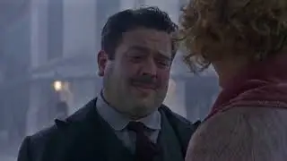 Fantastic Beasts And Where To Find Them - Jacob and Queenie kiss in the rain scene