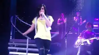 Demi Lovato's Hair Oops! Demi's Going Down The Stairs With Eyes Blindfolded