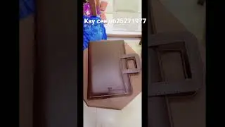 File Folder with customisation. This folder has hidden handles, to carry it as a bag if you like.