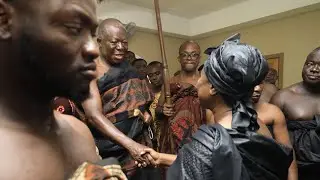 Nana Yim AwereAbabio,Introduced NanaAmonu Gyamfua Serwaa Bonsu to OtumfouOseiTutuII,as newToasehemaa