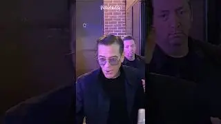 George Clooney Taking Photo With Fans🔥