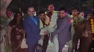 वाह क्या दूल्हे को उठा लिया ।।