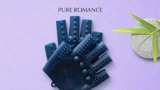IN GOOD HANDS Textured Massage Gloves