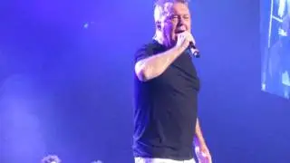 Jimmy Barnes Performs 