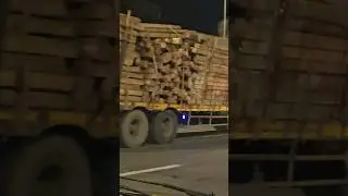 Overloaded truck accident saved by policemen