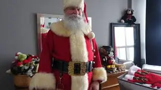 Becoming Santa: Ottawa man carries on legacy of vintage red suit