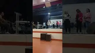 Hermana Emma. Extiende tus alas / Manos cariñosas.