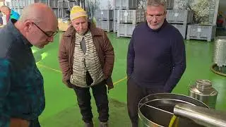 Quantità e qualità, l'olio della Bat fa gola: il racconto di 