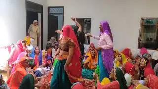 Ahirwal bharawas चली आइये हे गुजरिया तु तो सारी मटकै💃💃तेरे सिर पर माट दही को मटकै💯💯👌🏻