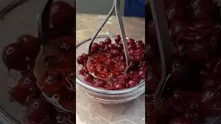 Мусс из замороженных ягод. Дети едят с удовольствием.