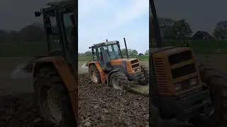 Renault 113.14 TX #tractor #ploughing 😎