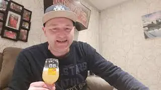 Episode 15 : Verdant brewing company from the Uk. Track & field ipa (7.2%) and 5Am double ipa (8%)
