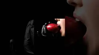 Biting into the World&rsquo;s Rarest $150 Taiwanese Ruby Mango&hellip;🍑 #asmr #satisfying #exotic #shorts #luxury