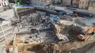 Procede il cantiere per la costruzione del 