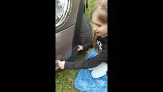 Замена лампочки переднего габаритного огня (противотуманной фары) mini cooper countryman