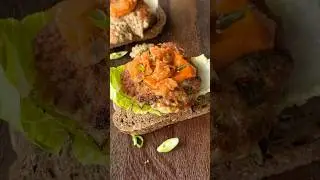 Spicy and indulgent: Kimchi Chicken Burger 🍔