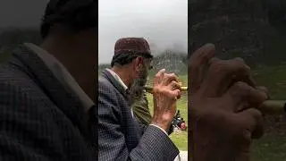 flute 💕🗻 #jugnevlogs #nature #kashmirilife #village #travel #beautifullkashmir #flute