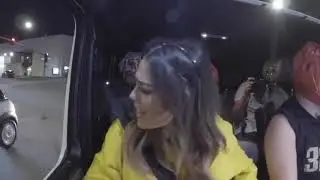 Danna Paola cantando 