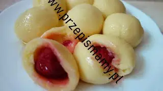 Babcine knedle z truskawkami. Przepis jak zrobić