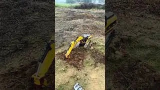 Rc machine ripping ground #rcbulldozer #rc #xcavator #excavator #loader #rcloader #rcexcavator #rcb 