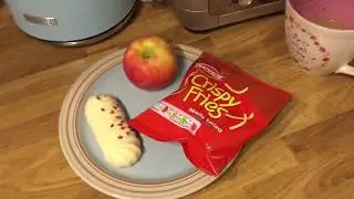 Vlogmas Day 19 Last Minute Christmas Cake