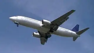 Jetran LLC Boeing 737-4Y0 Flyover and Landing